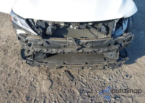 2018 Toyota Camry Xle z USA, uszkodzony, nr VIN 4T1B11HK9JU024045